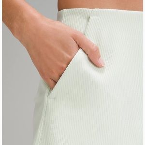 LULULEMON RIBBED SOFTSTREME CROP TOP AND SHORTS